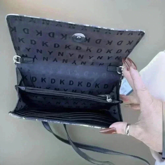 DKNY Wallet on a Chain - Picture 2 of 8